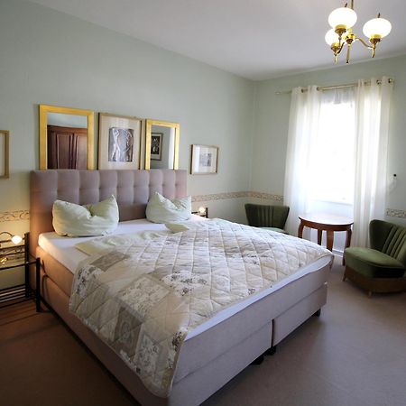 Historisches Hotel Zum Schwan Бад Карлхафен Екстериор снимка