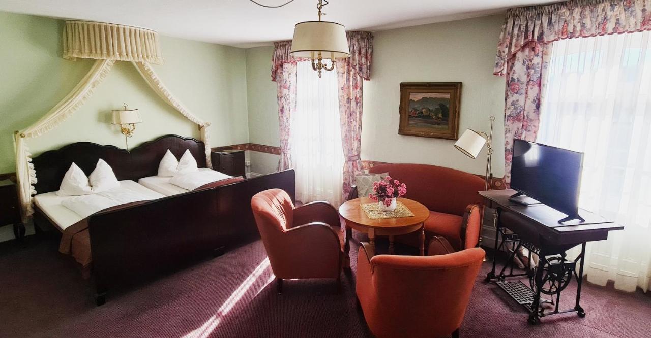 Historisches Hotel Zum Schwan Бад Карлхафен Екстериор снимка
