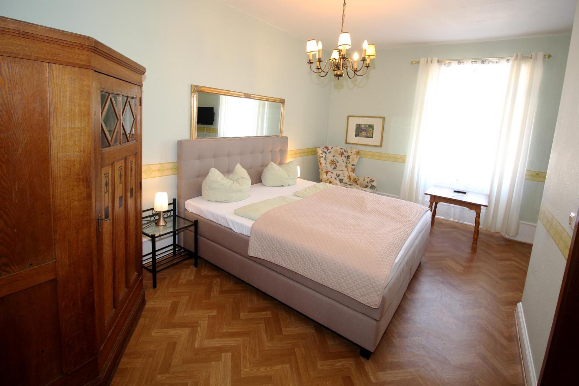 Historisches Hotel Zum Schwan Бад Карлхафен Екстериор снимка