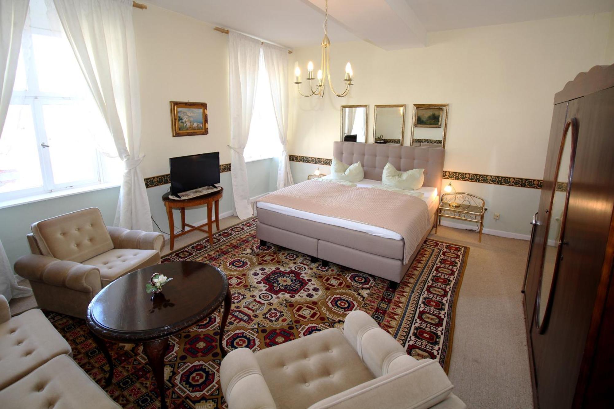 Historisches Hotel Zum Schwan Бад Карлхафен Екстериор снимка