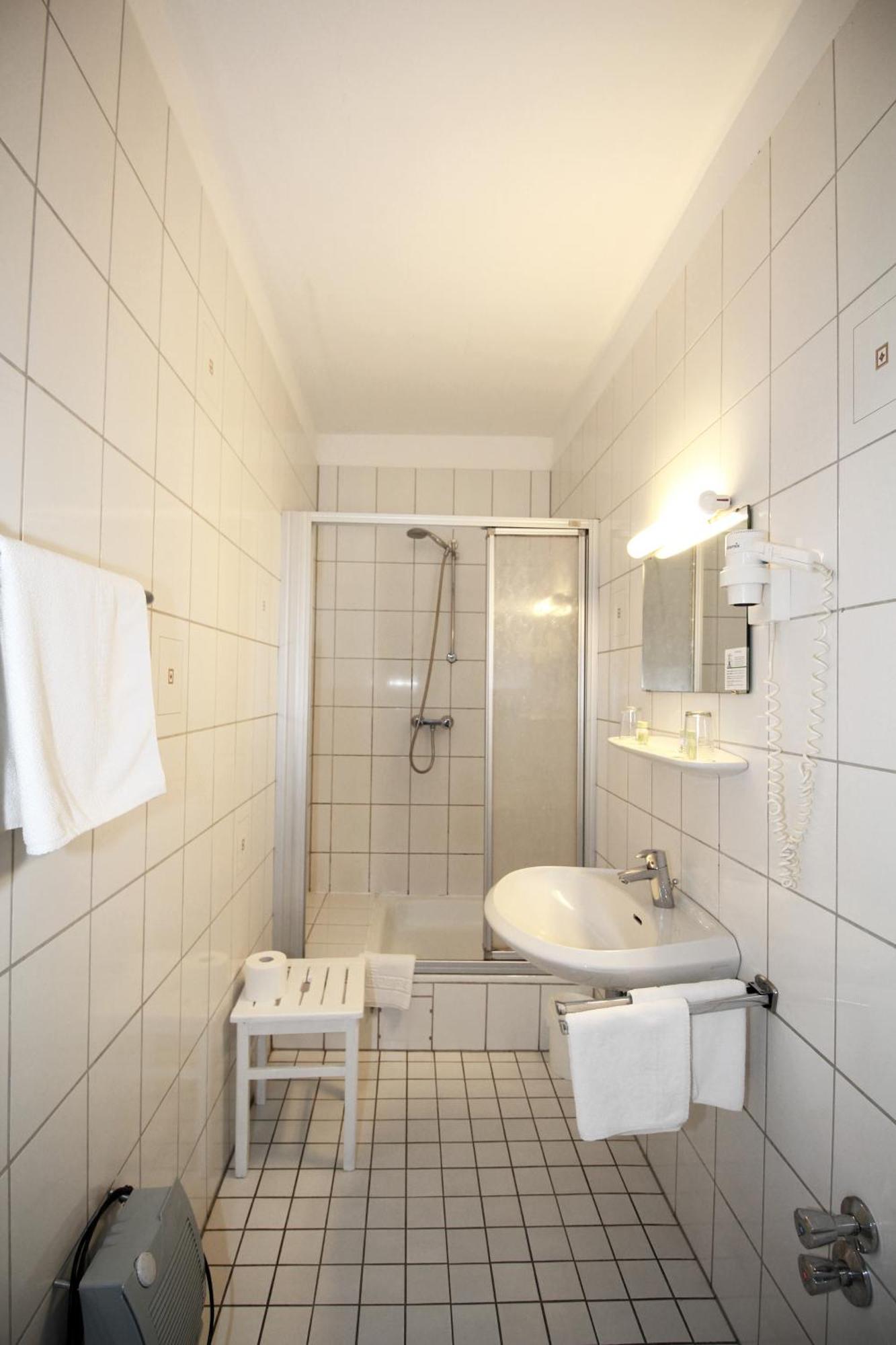 Historisches Hotel Zum Schwan Бад Карлхафен Екстериор снимка
