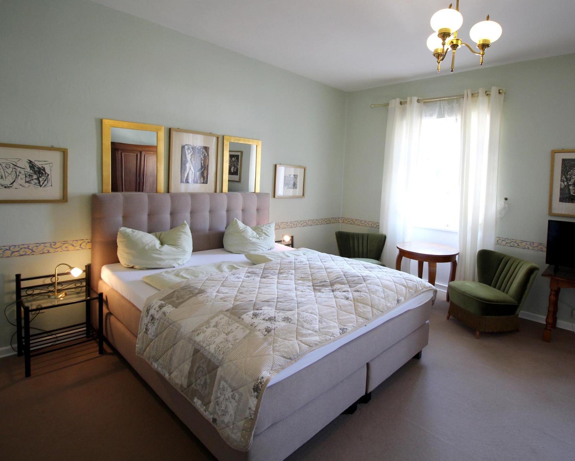 Historisches Hotel Zum Schwan Бад Карлхафен Екстериор снимка