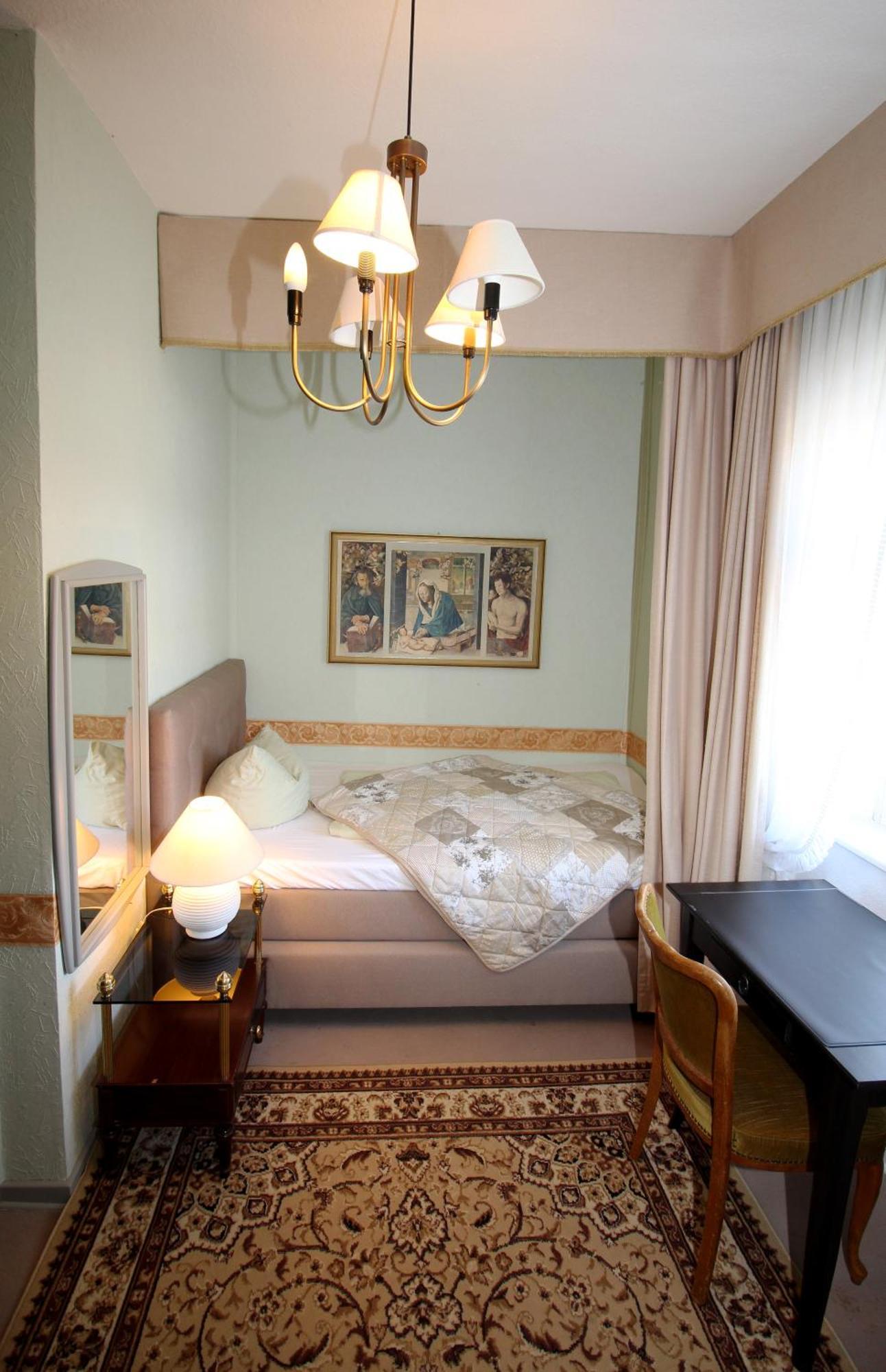 Historisches Hotel Zum Schwan Бад Карлхафен Екстериор снимка